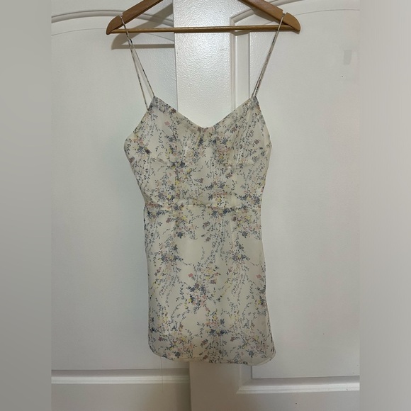 Superdown Eliena floral mini low back dress - Picture 5 of 8